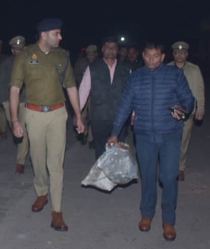 Panic due to information about a bomb in a parcel kept in the bus, cold pomegranates came out