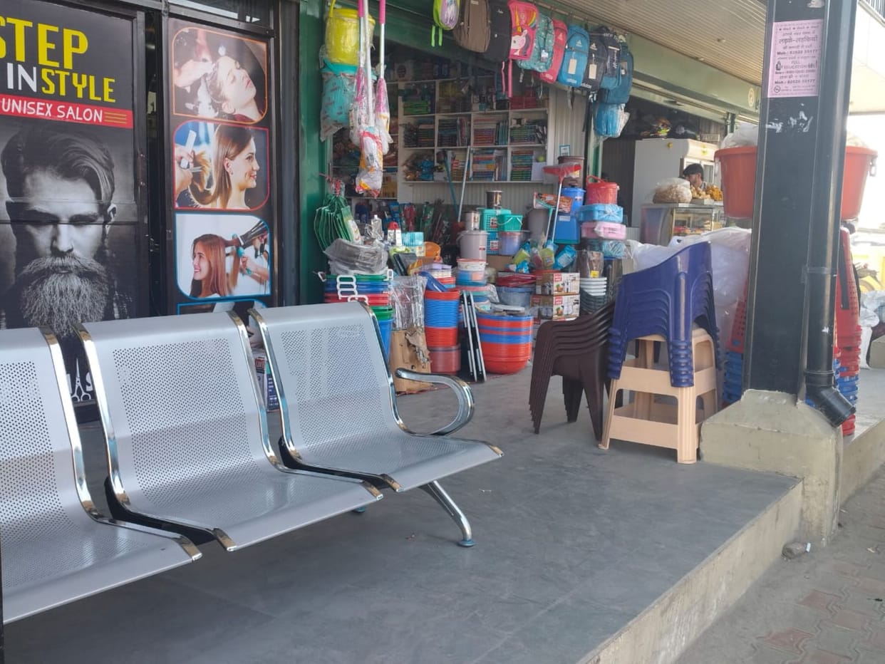 Benches will be installed at Bhanjaradu bus stand, passengers will not face any problem while waiting for buses.