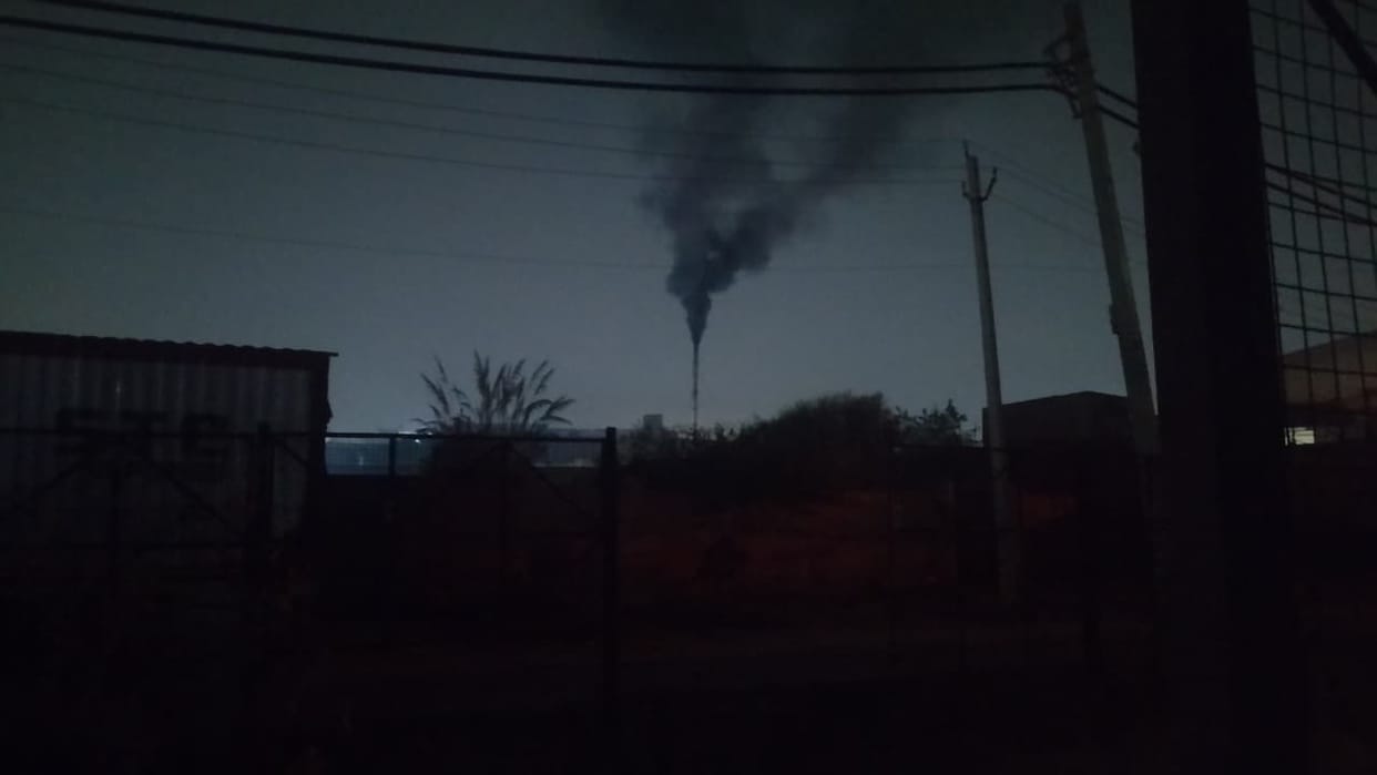 Pollution is increasing in the industrial city, the corporation does not have big machines.