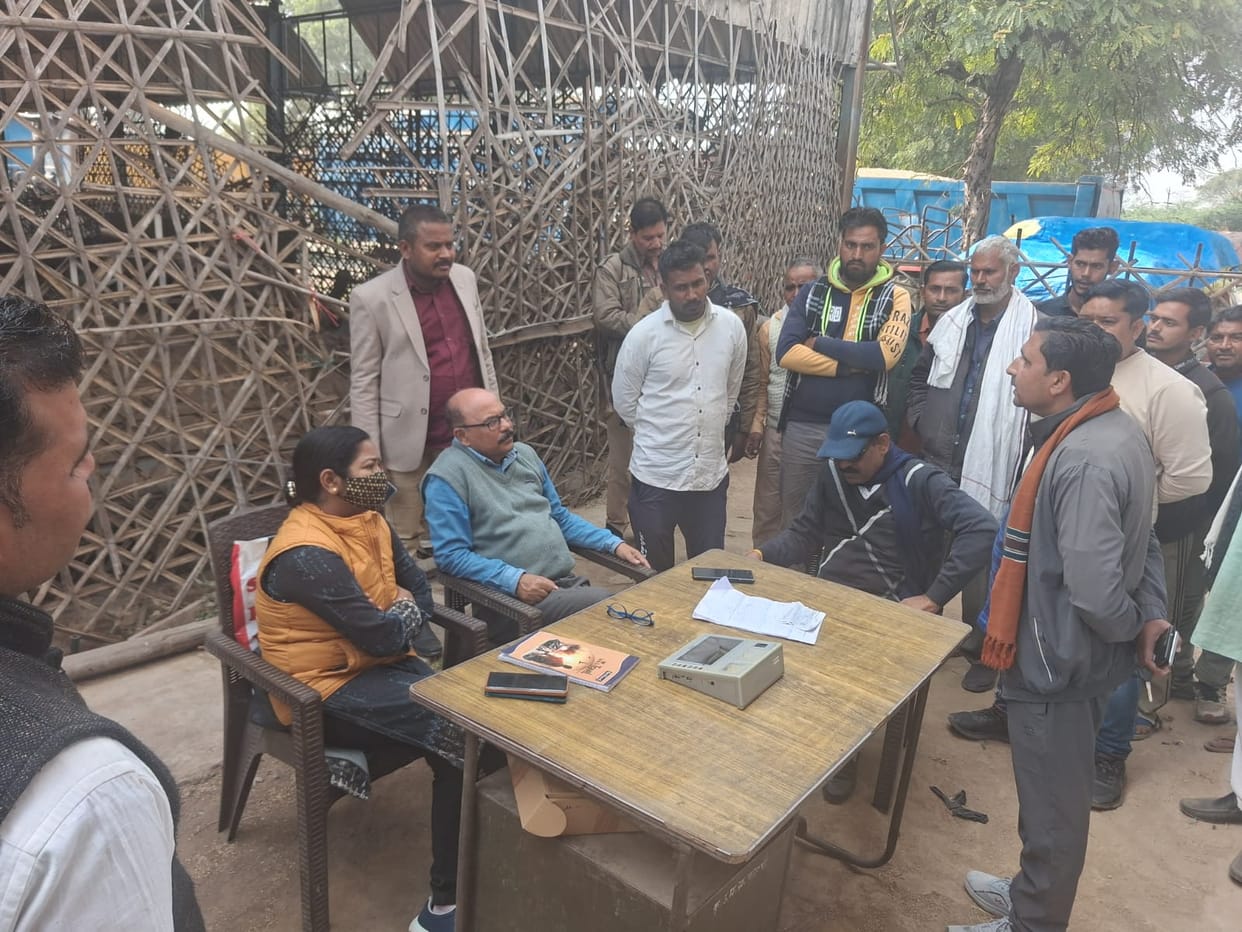 Naib Tehsildar raids on complaint of outside purchase of Jowar