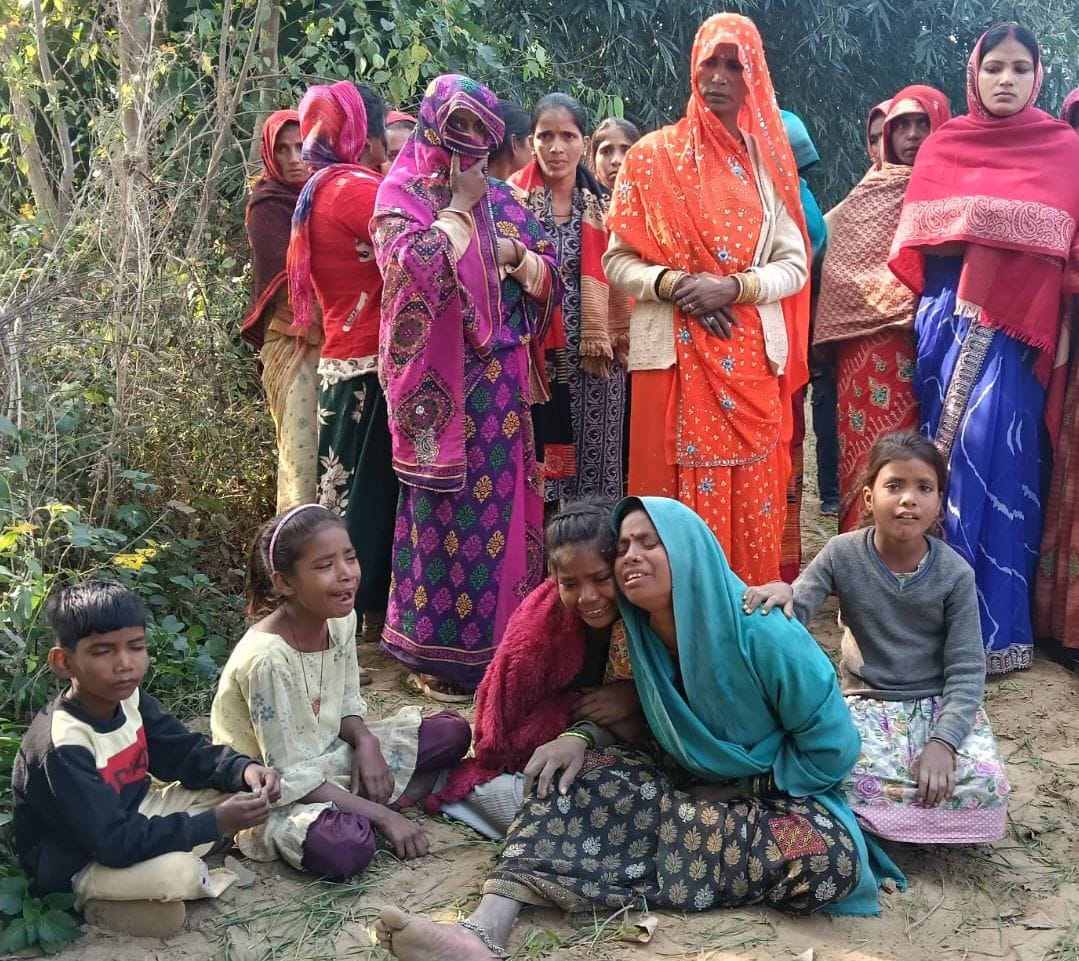 The body of a laborer who had gone out to buy a fodder machine was found