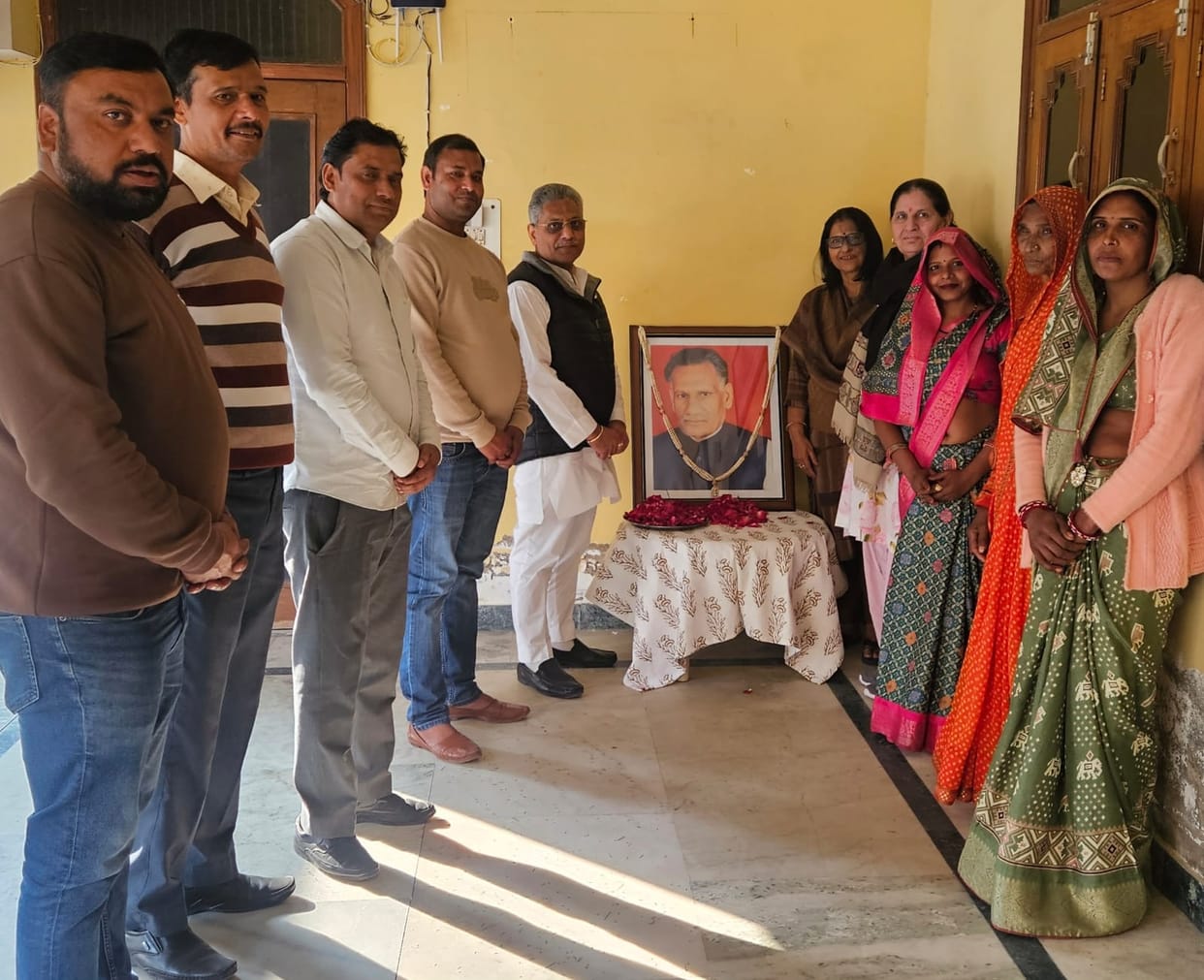 Havan was performed on the birth anniversary of former MP Rao Man Singh.