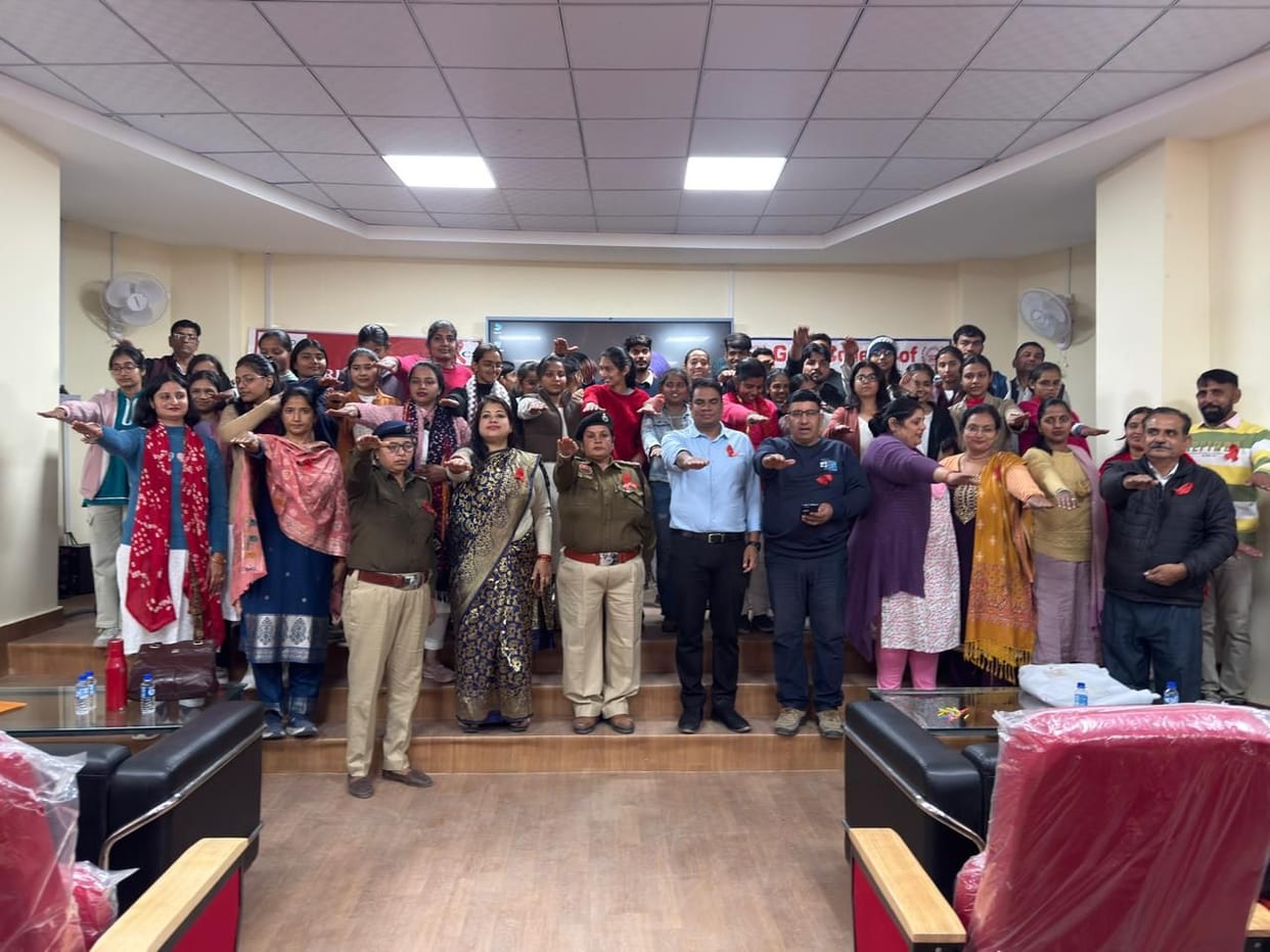 Awareness rally held in the city on AIDS Day, expressing sympathy by lighting candles