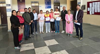 Students honored at Government College, Satnali