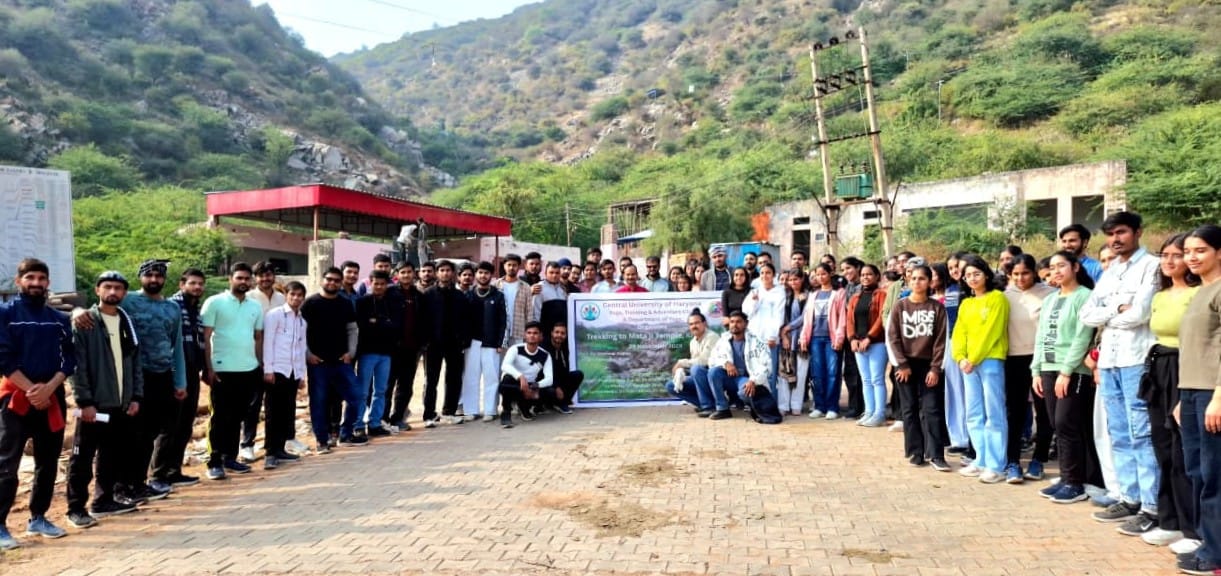 90 students participated in the trekking organized by HAKENV.
