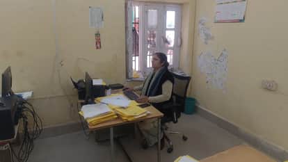 Now women are also applying for heavy license