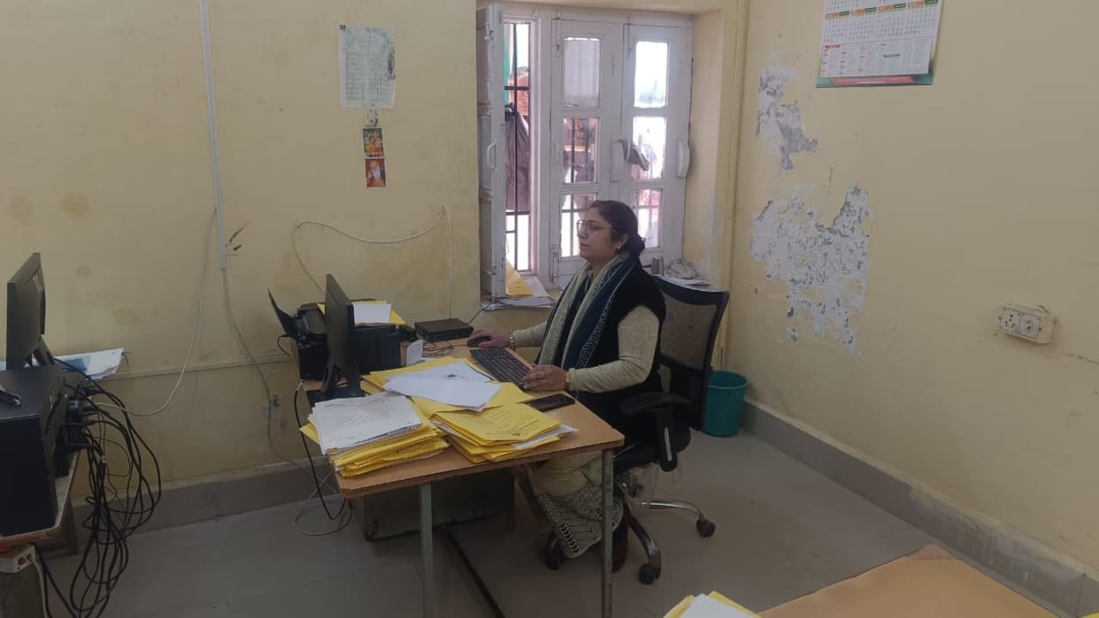 Now women are also applying for heavy license