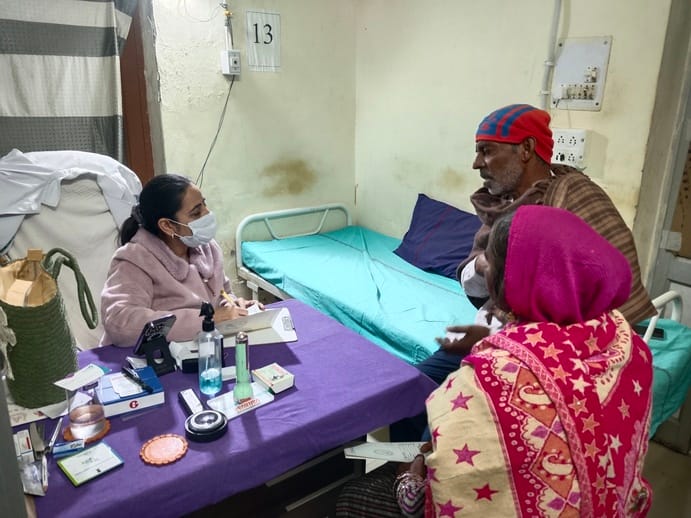 If the fever breaks, the skin is affected, rashes are forming