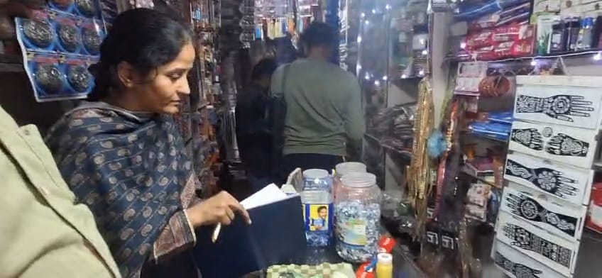120 suspicious capsules found in a shop in Maniari
