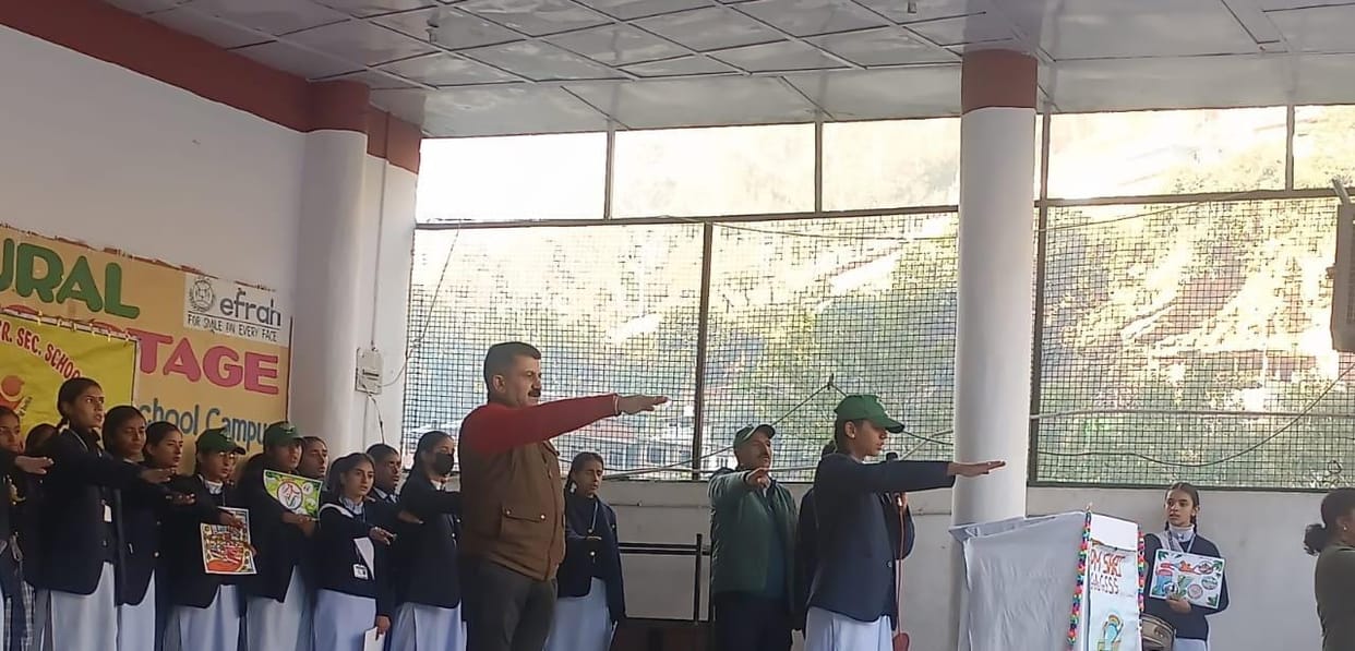 A pledge was taken to protect the environment in the Girls School, Rampur