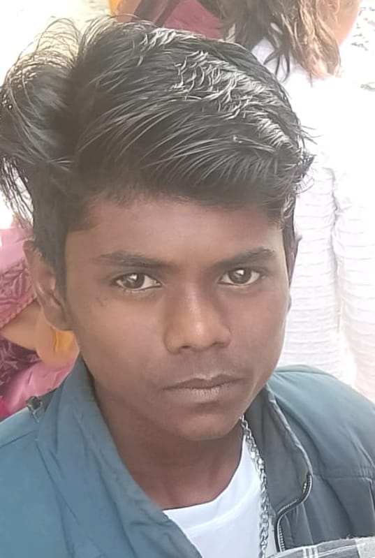 Teenager's body found in bushes, throat tied with rope