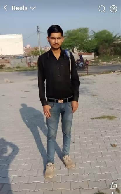 A young man died after being hit by an unknown vehicle in Kada Dham.