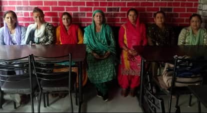 janvadi mahila samiti meeting