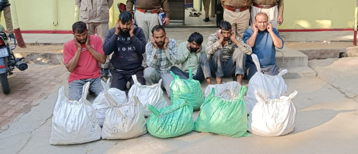 6 members of brass-copper theft gang arrested, 500 kg of brass pots recovered