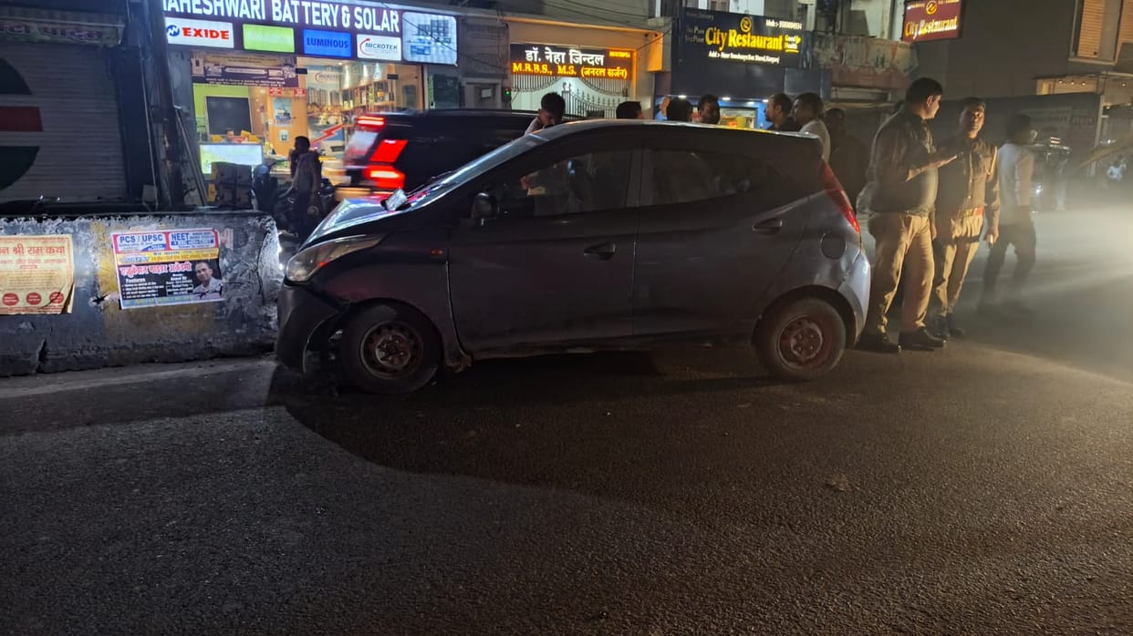 Car rams into divider near roadways bus stand, three injured