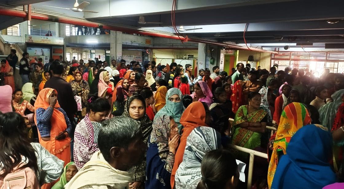Network issues caused problems for patients waiting in line at the prescription counter.