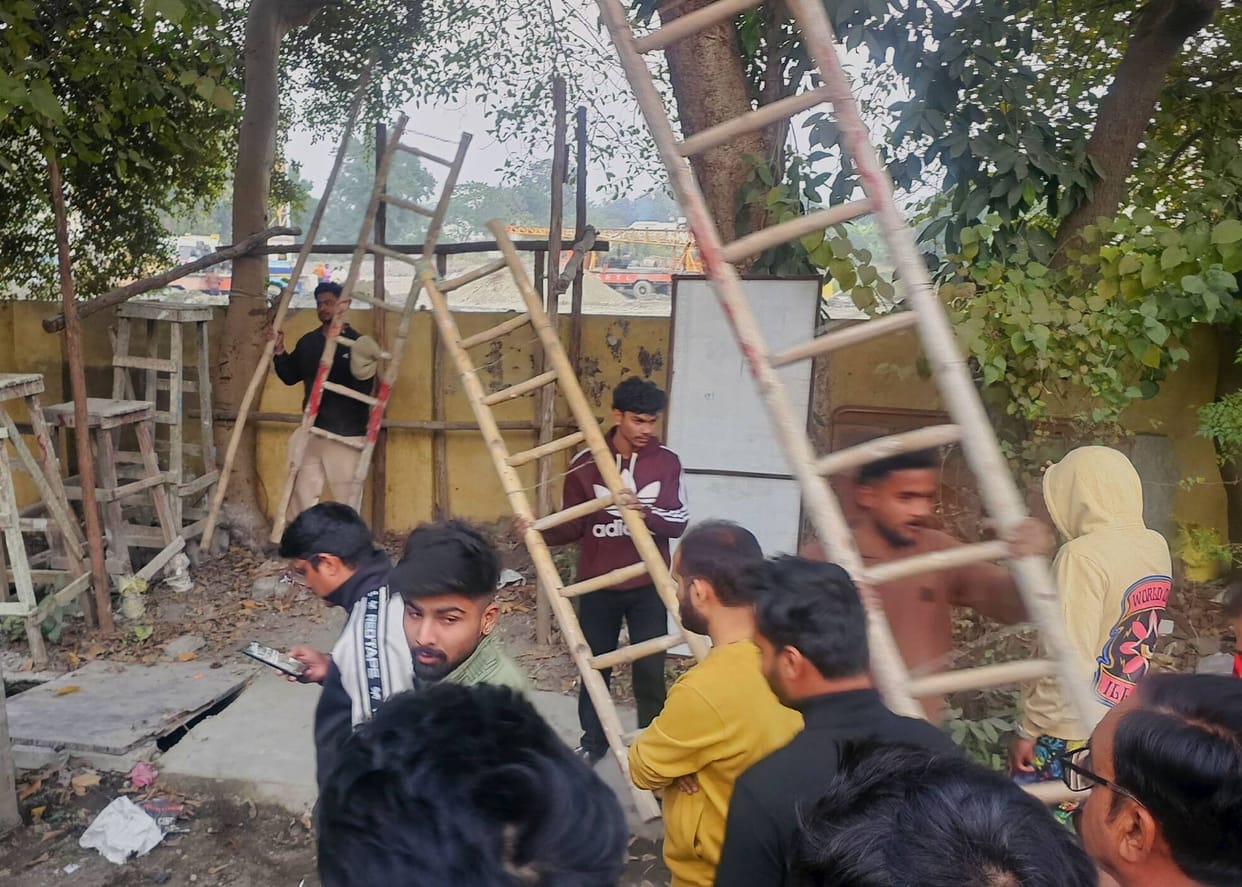 JCB machine used to remove encroachment in Rudrapur