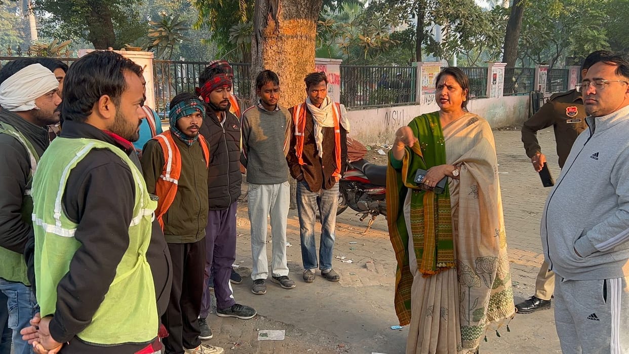 The mayor inspected the cleanliness system