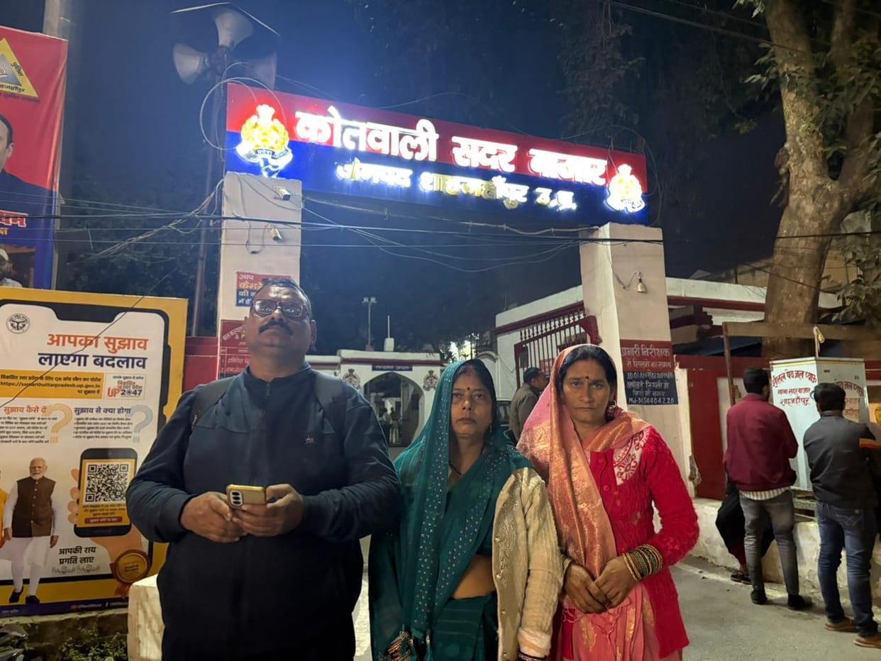 A bag containing jewellery worth Rs 8 lakh was stolen from the bus stand.