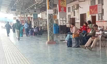 Three pairs of trains will not run on the scheduled dates