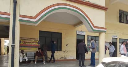 Lekhpals embroiled in SIR, certificates dumped in tehsils