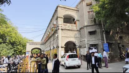 Udaipur: Lawyers create ruckus at Udaipur court, stop DSP’s vehicle and raise slogans; policeman sent to line
