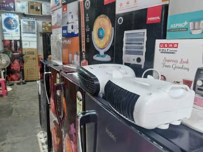 The purchase of blowers and geysers increased with the onset of winter, 150 units were sold daily.