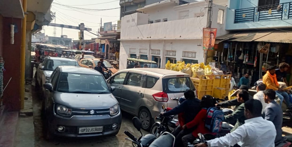 Leak in the pipeline again, water supply and blockage crisis continues
