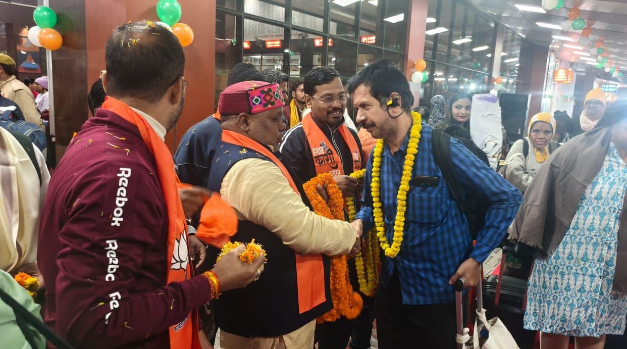 The night-arriving Kashi Tamil Sangam special train arrived at dawn