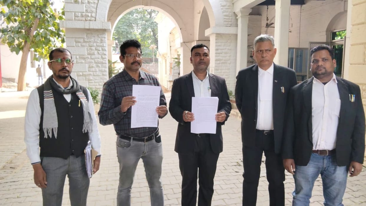 Lawyers protested against the filing of a false First Information Report