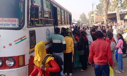 College students are upset as roadways buses do not stop at Jui bus stand.