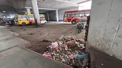 The problem of dirt at the bus stand
