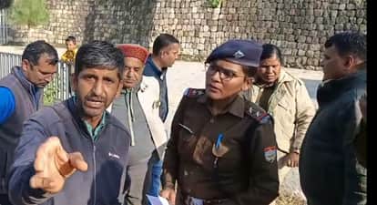 Farmers clash with property dealer