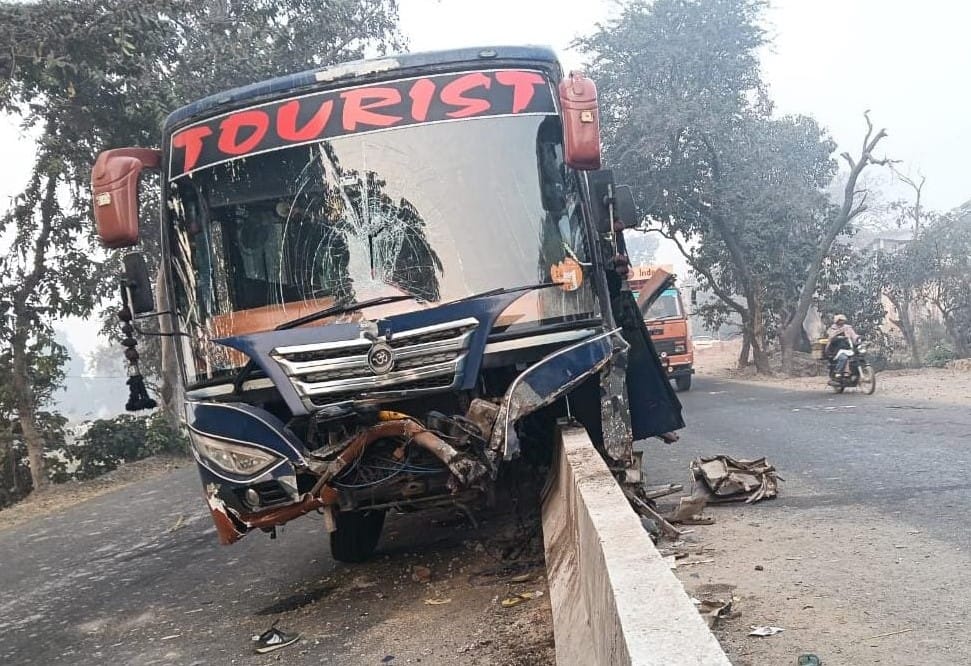 Bus carrying devotees collides with divider, one dead, six injured