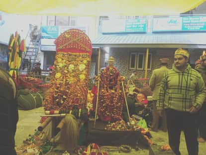 Manikaran city painted in the colors of Bholenath