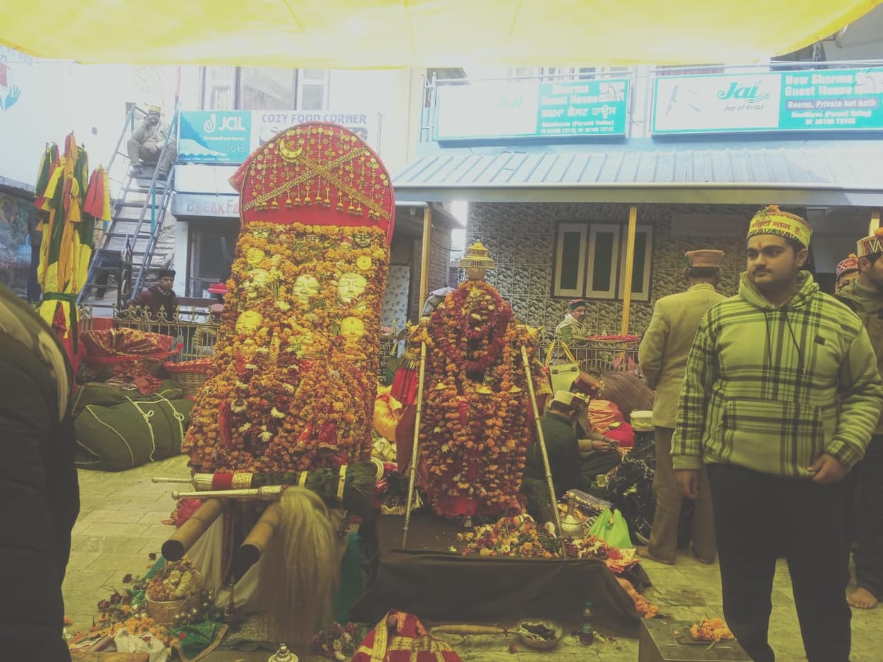 Manikaran city painted in the colors of Bholenath