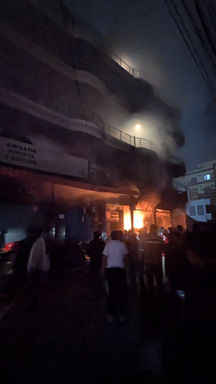A massive fire broke out in a building in Chinhat