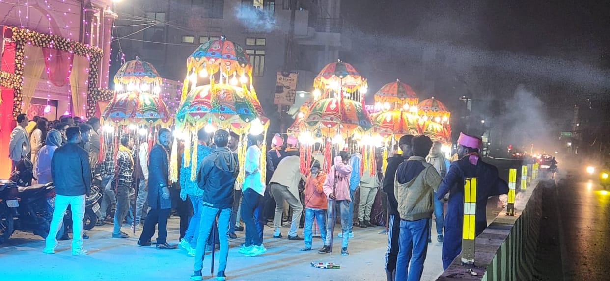 There are more than 200 marriage halls in the district, but only two are registered, causing traffic jams due to parked vehicles.