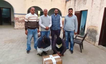 Two medical store operators were caught selling medical drugs in a car.