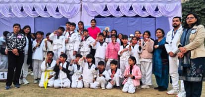 Players won medals and celebrated in Ghaziabad.