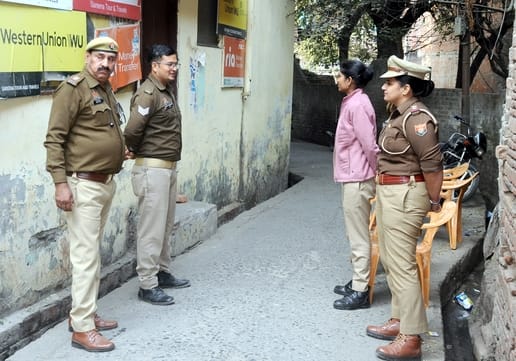 Income Tax team raids house of manager of meat trading brothers