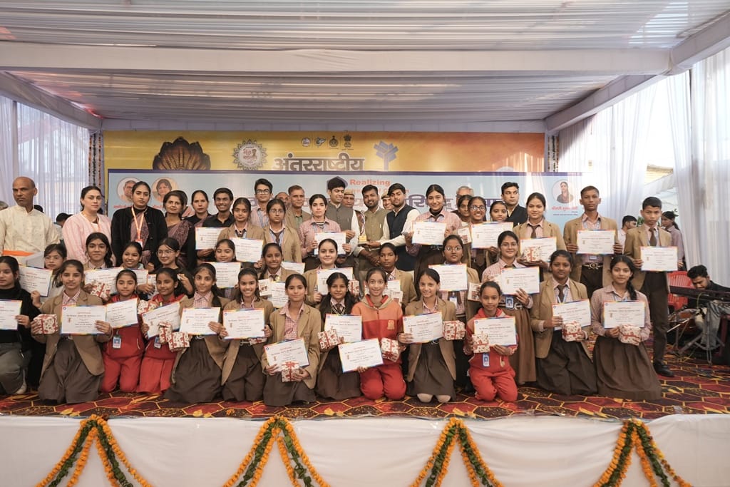 2442 children displayed their skills, 927 participants were honoured.