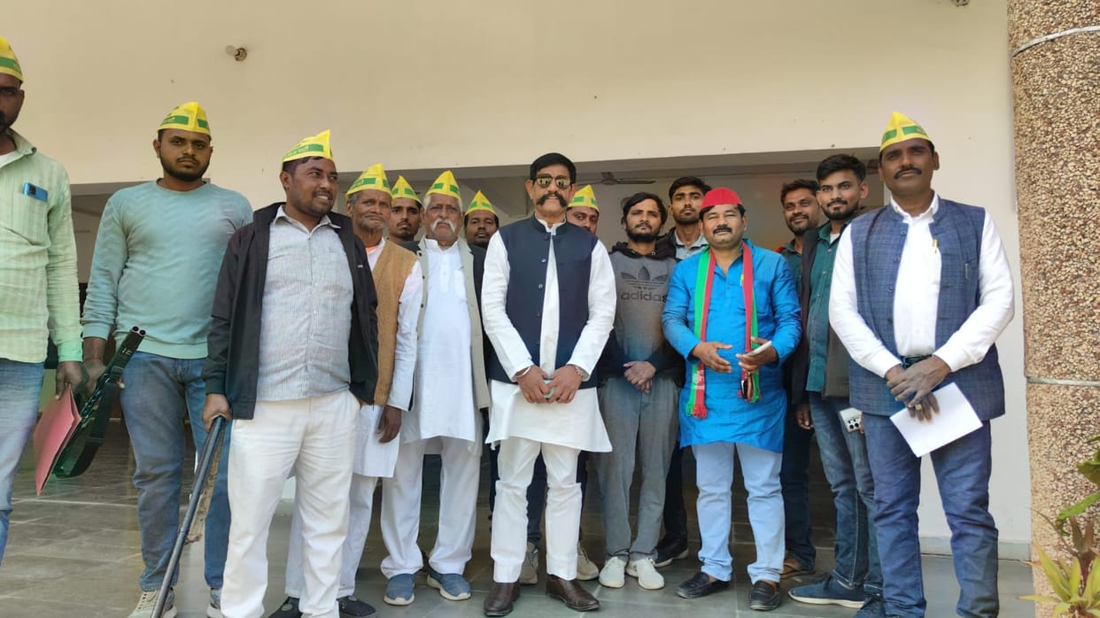 Demonstration held for the construction of the road from Ghorakhal to Kasaila