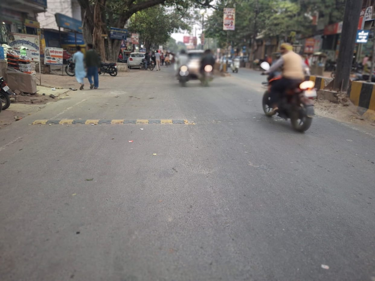 Reflectors missing from the roads... if we are not careful, a major incident will happen.