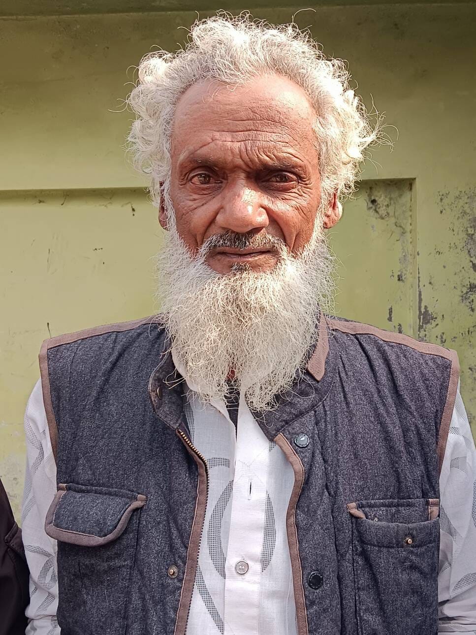SIR reminds him of his village, Tayyab returns home after 45 years in Kushinagar