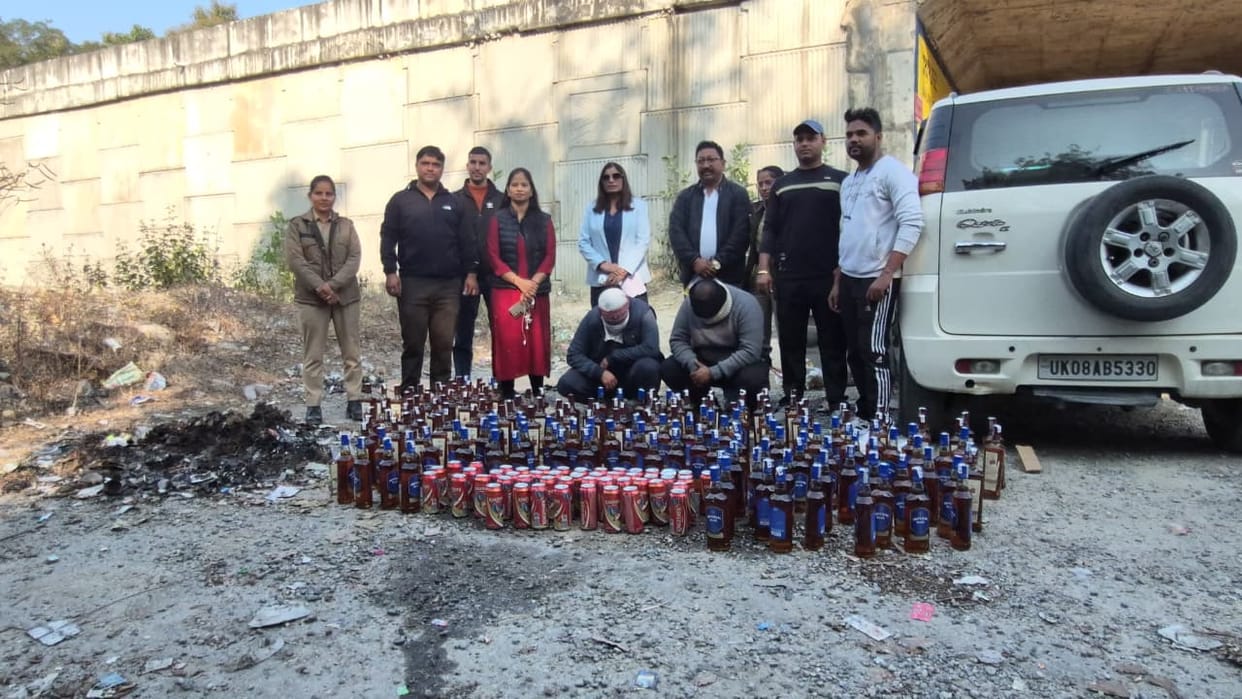Two arrested with 25 boxes of Chandigarh brand liquor
