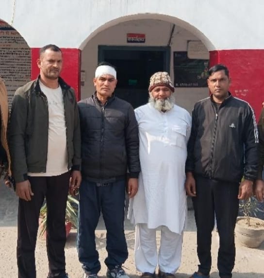 Four accused arrested in dispute over asking for side