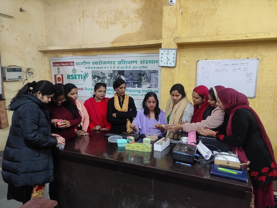 Kusum learned to make jewellery online during the lockdown and is now selling her own jewellery.