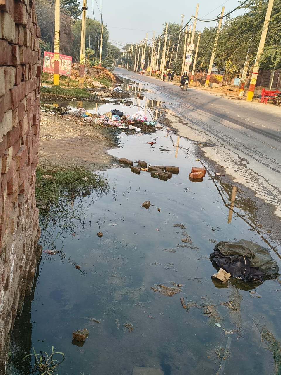Water spreading on the roads due to lack of drainage