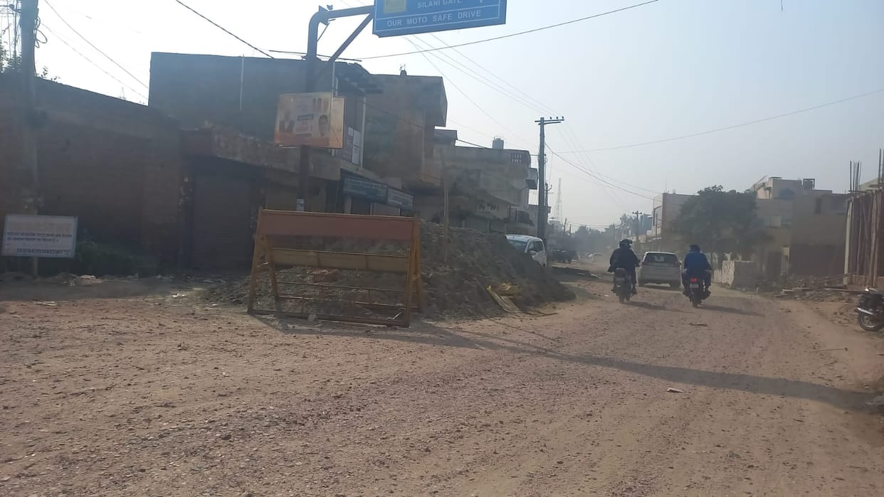 Public Health Department will lay sewerage pipeline from Kuldeep Chowk to Silani Gate, PWD will build the road from today.